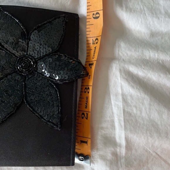 Clutch purse with handle - Picture 6 of 6